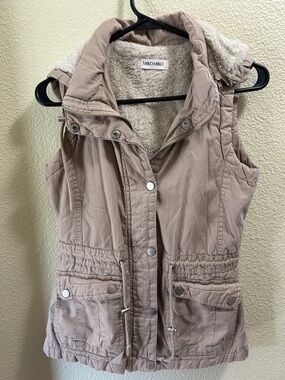 Miko Miko Women's Beige Sleeveless Utility Vest with Sherpa Lining